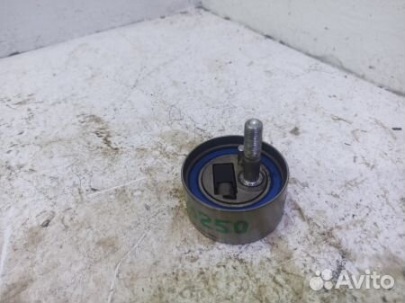 Ролик натяжителя ремня