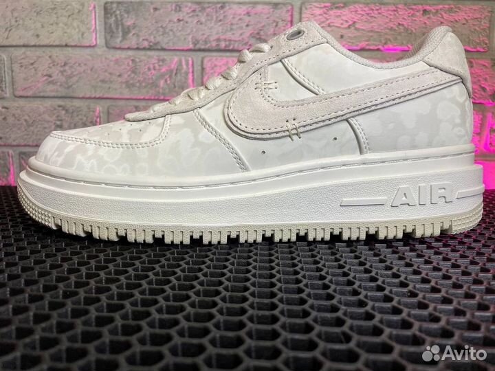 Кроссовки Nike AIR force 1 luxe