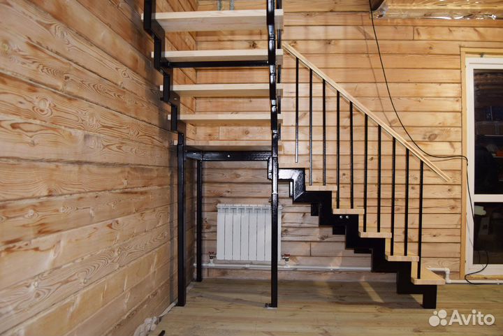 Лестница на металлокаркасе