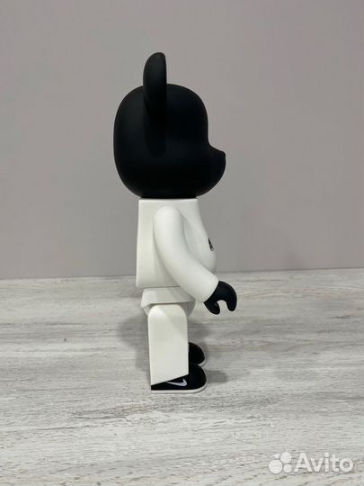 Фигурка bearbrick найк