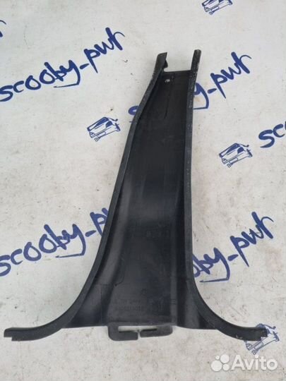 Накладка центральной стойки левая Subaru Impreza