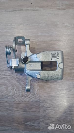 Продаю задний суппорт правый хундай Солярис