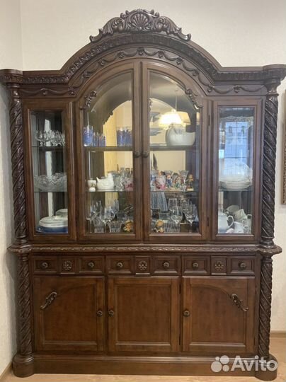 Буфет витрина