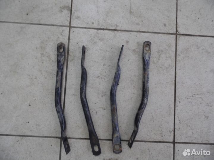 Кронштейн передней балки Renault Logan 1 2005-2014