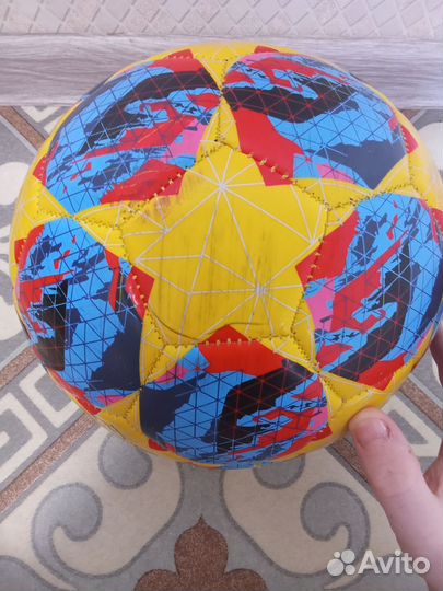 Футбольный мяч