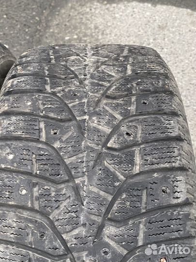 Bridgestone Blizzak Spike-02 205/55 R16