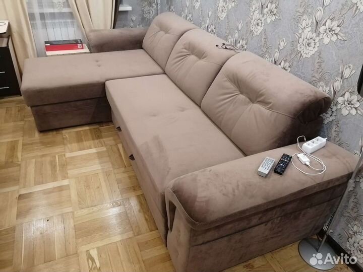 Б/у Диван угловой с атаманкой