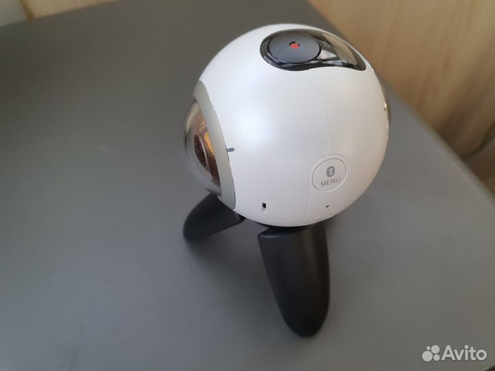 Панорамная камера Samsung gear 360
