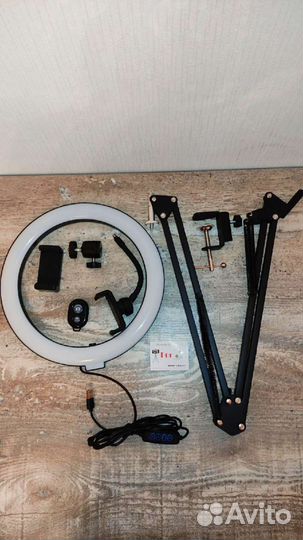 Настольная кольцевая лампа