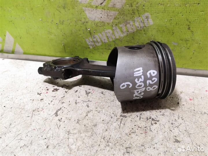 Поршень с шатуном бмв Е28