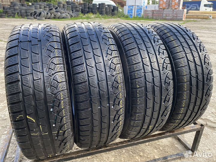 Pirelli Winter Sottozero 210 Serie II 215/60 R16