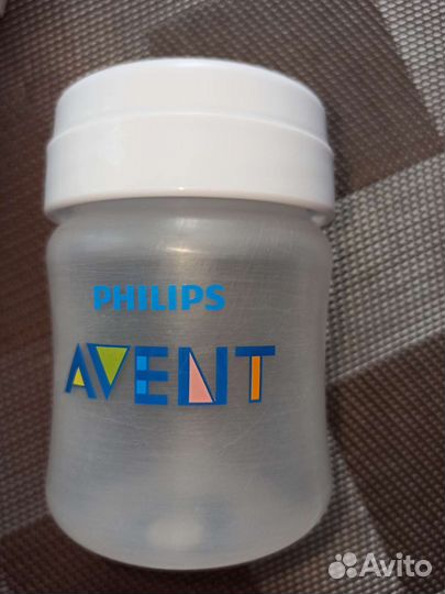 Бутылочки для кормления и подарочки