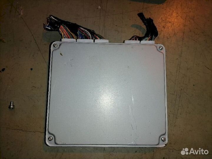 Блок управления двигателем Toyota Ipsum ACM26 8966