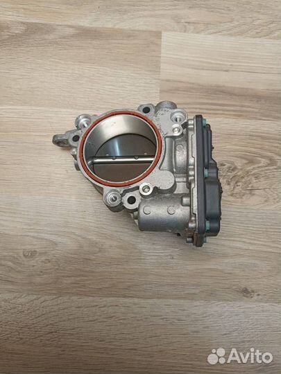 Дроссельная заслонка BMW X3 G01 2018 13548601651