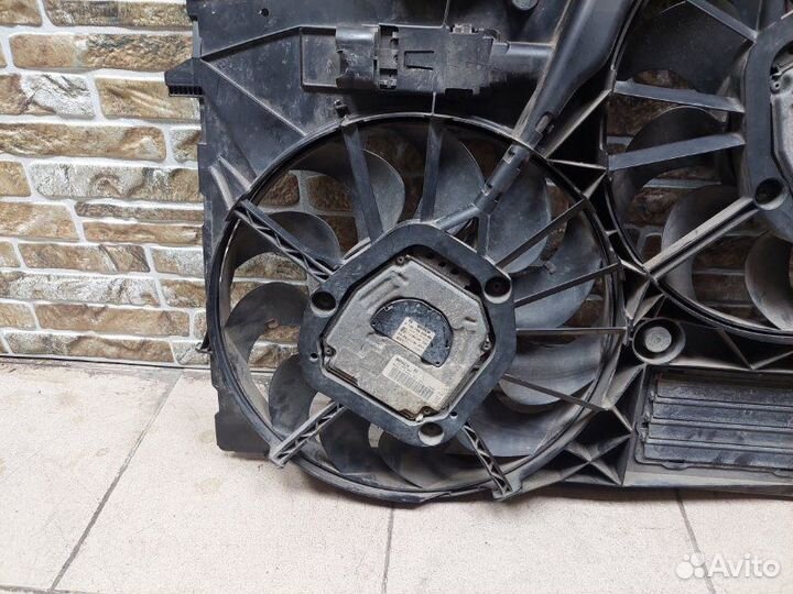 Вентилятор охлаждения радиатора Audi Q7 4L 2012