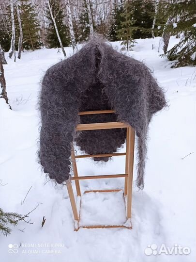 Пуховый полушалок