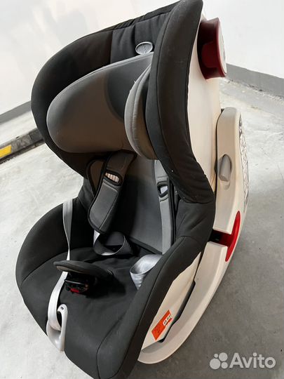 Автомобильное кресло britax romer