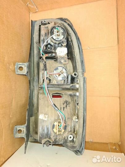 Задний фонарь лкп 90. Повторитель в бампер пр