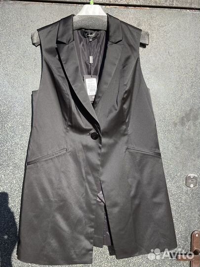 Жилетка атлас Caterina Lenan 42р