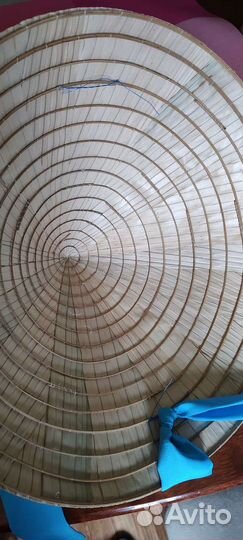 Вьетнамская шляпа с лентой