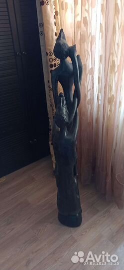 Напольные статуэтки