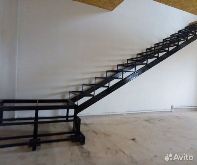 Металлический Каркас Лестницы на Второй Этаж
