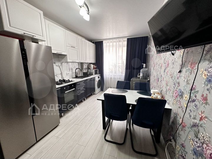 2-к. квартира, 52 м², 1/3 эт.