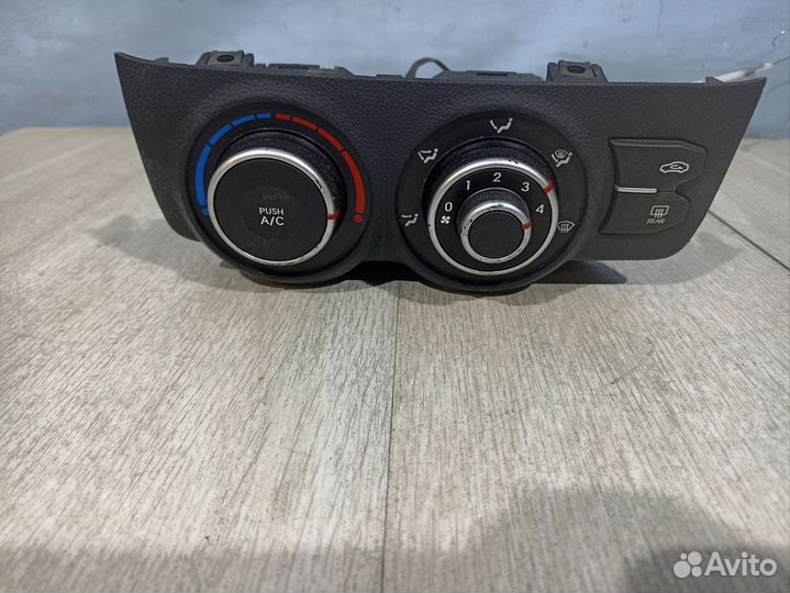 Блок управления печкой климатом Rio 3