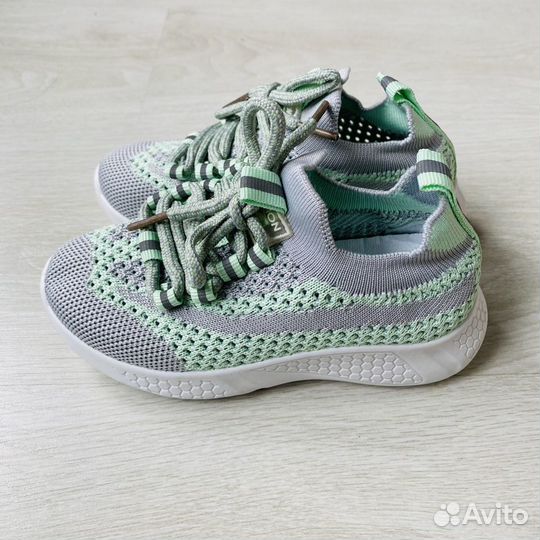Кроссовки