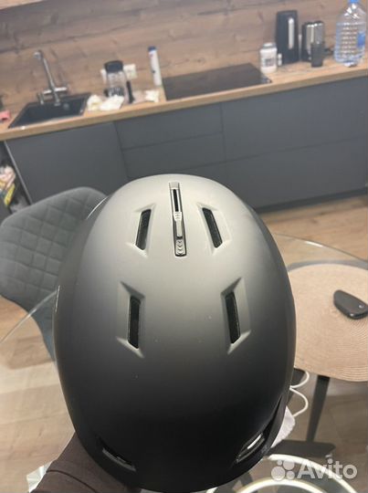 Шлем горнолыжный