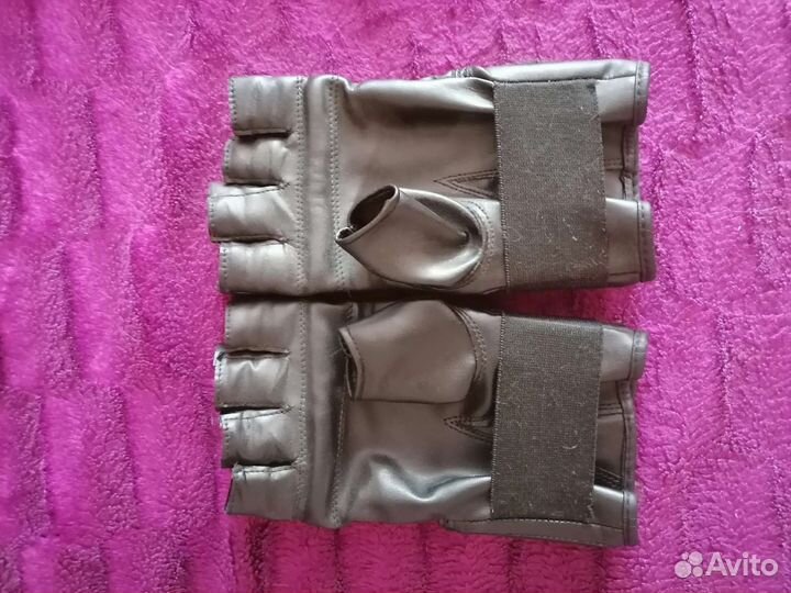 Боксерские перчатки