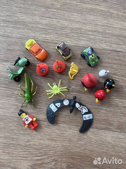 Пакет игрушек из киндера