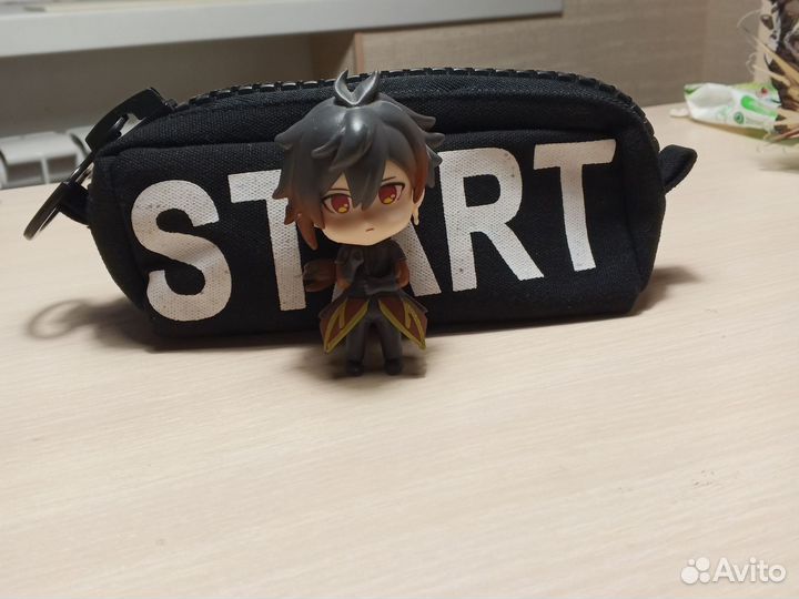 Фигурка Чжун ли из Genshin impact