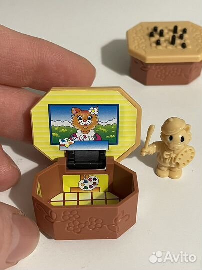 Киндеры 90 х.Коты с мебелью