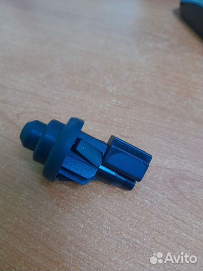 Концевик двери Renault logan