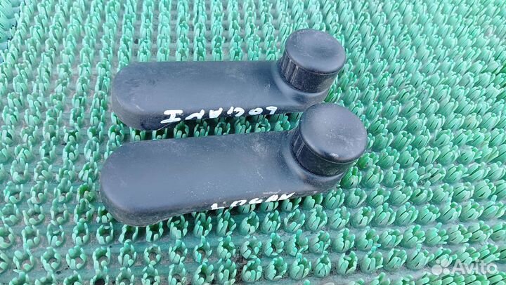 Ручка заднего стеклоподъемника Renault Logan 1