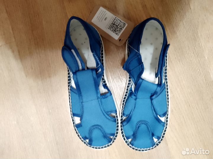 Сандали для мальчика новые
