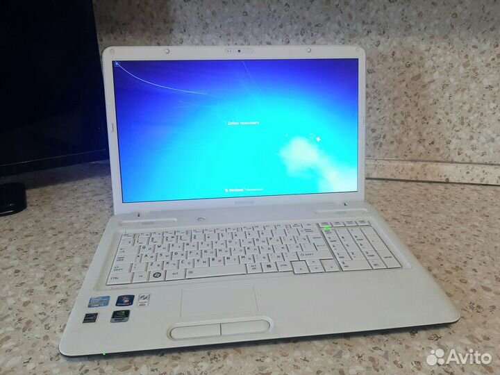 Toshiba Sattelite C670 17 дюймовый