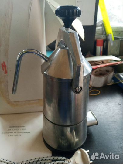 Кофеварка новая