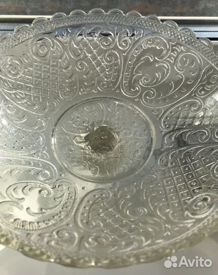 Антикварная ваза для фруктов