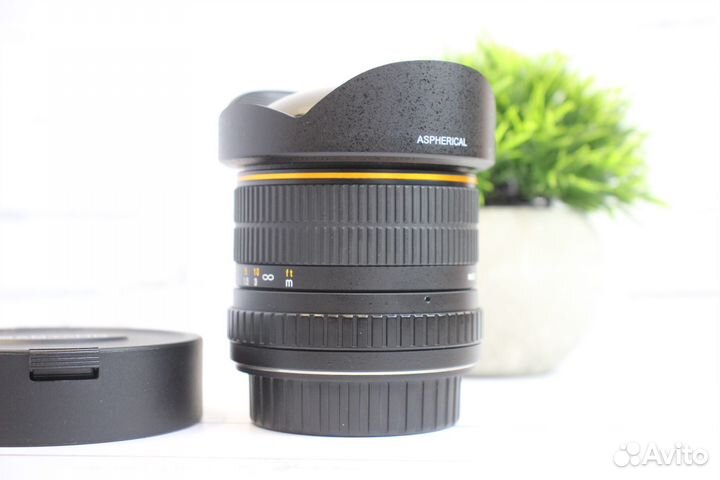 Samyang 8mm f/3.5 Fisheye Canon SN0190