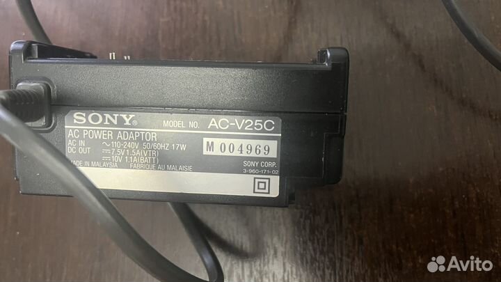 Зарядное устройство Sony AC-V25C