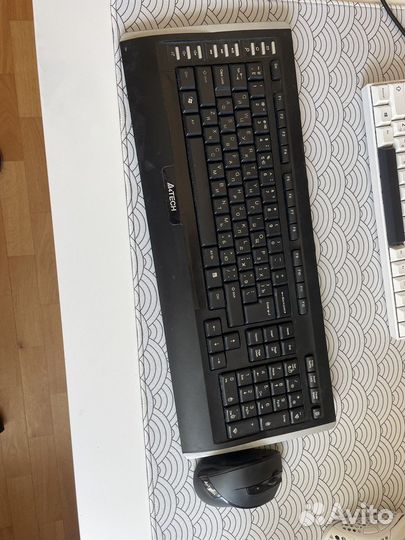 Беспроводная клавиатура и мышь