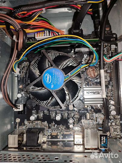 Материнская плата с процессором i3-9100 и озу 8гб