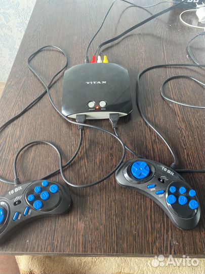 Приставка игровая Titan