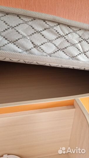 Двухъярусная кровать