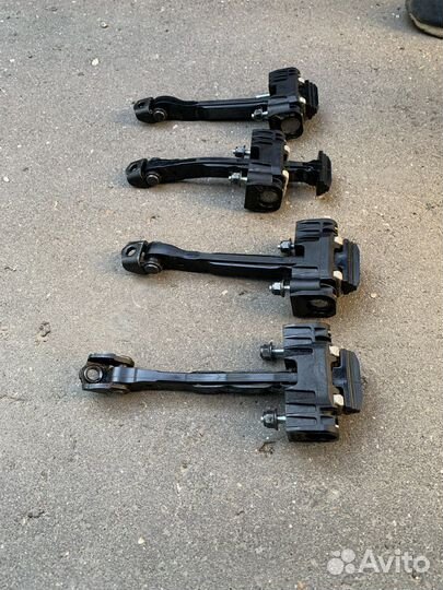 Ограничитель двери volvo s60