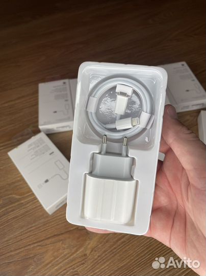 Зарядное устройство для iPhone