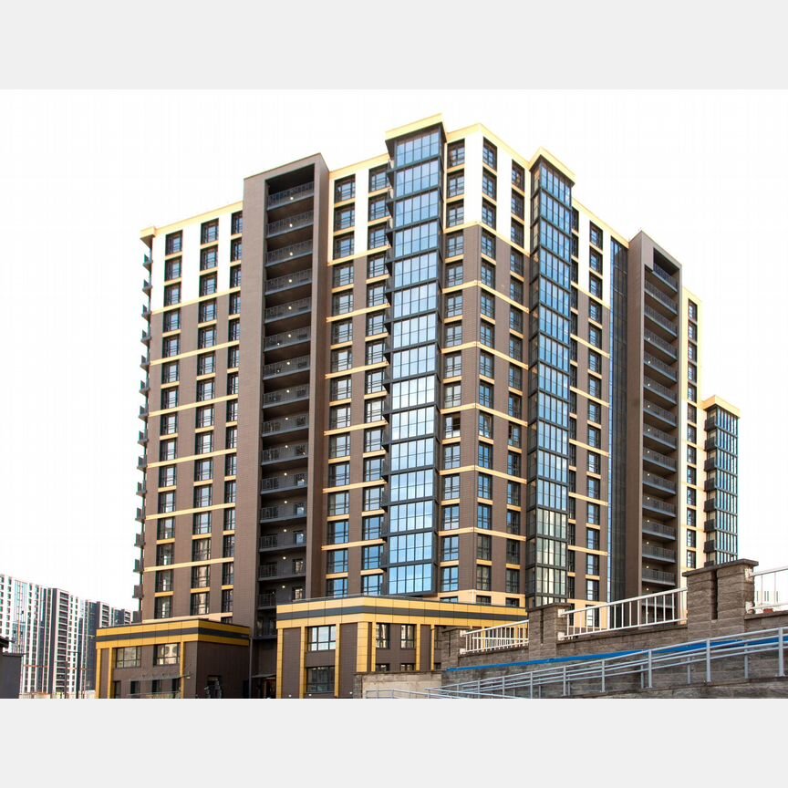 3-к. квартира, 100 м², 13/18 эт.