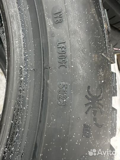 Pirelli Ice Zero 2 235/50 R19